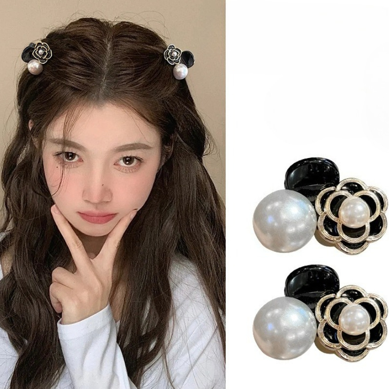 Women Accessories Combo Gift - กิ๊บติดผมรูปดอกไม้สีดำขาวมุกขนาดเล็ก น่ารักหวานๆ สำหรับสาวๆ กิ๊บหนีบผม เครื่องประดับผม ของขวัญ